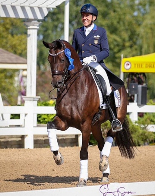 Cesar Parra and Fashion Designer OLD defending 2017 Developing Grand Prix Champions :: Photo © Sue Stickle