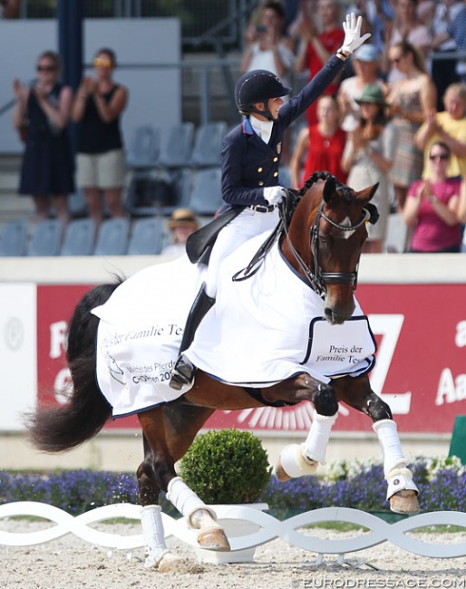 Laura Graves waves to the crowds after winning the 5* Grand Prix at the 2018 CDIO Aachen :: Photo © Astrid Appels