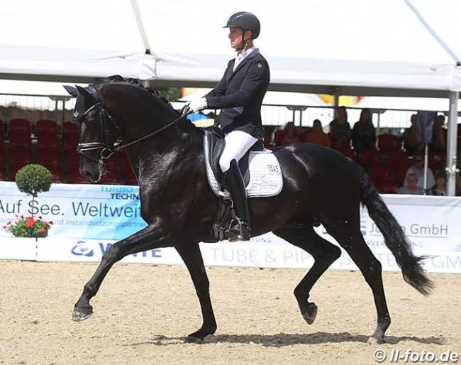 David Taylor and MDM Zodiac at the 2018 CDN Rastede Bundeschampionate qualifier :: Photo © LL-foto