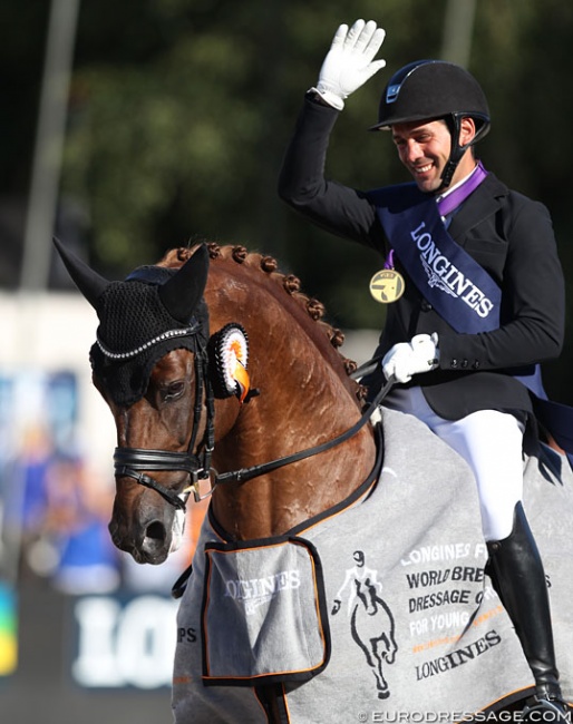 Severo Jurado Lopez and D'Avie win the 6-year old Finals at the 2018 World Young Horse Championships :: Photo © Astrid Appels