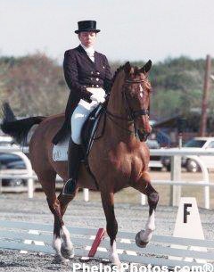 Tami Hoag and Feliki in 2001 :: Photo © Mary Phelps