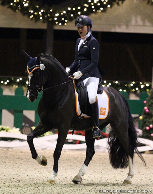 Fleur Prinsen and Next Black Magic at the 2017 CDI Aachen Indoor :: Photo © Astrid Appels