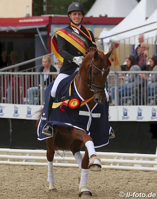 Frederic Wandres and Bitcoin win the 4-year old Riding Horse Mares and Geldings class at the 2018 Bundeschampionate :: Photo © LL-foto