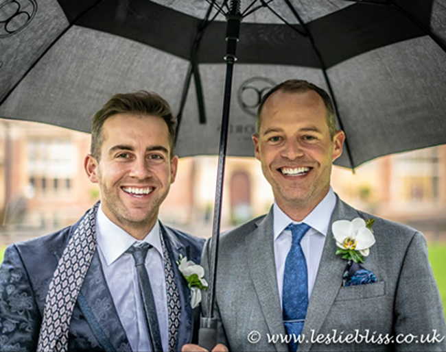 Darren Hicks and Spencer Wilton got married ! :: Photo © Leslie Bliss