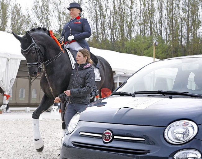 Regina Isachkina wins a Fiat 500 as the grand champion of the 2019 Open Winter Cup in Budapest :: Photo © Anett Somogyvári 