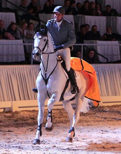 Heiko Tietze presented the Celle State Stud sire Grey Top at the 2019 Verden Spring Elite Auction gala show :: Photo © Tammo Ernst