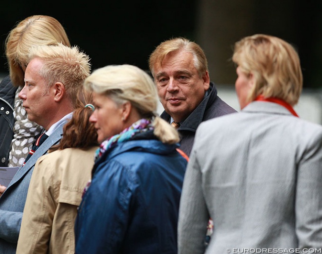 Peter Engel, surrounded by his colleagues at the 2014 CDIO Rotterdam :: Photo © Astrid Appels