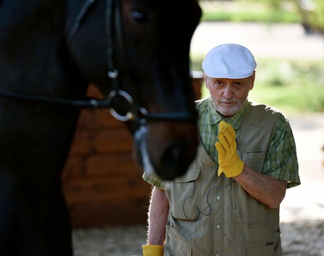 Karl Mikolka teaching in California :: Photo courtesy Shannon Peters