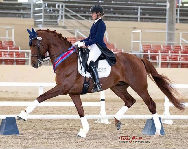 Sarah Lockman and First Apple :: Photo © Terri Miller