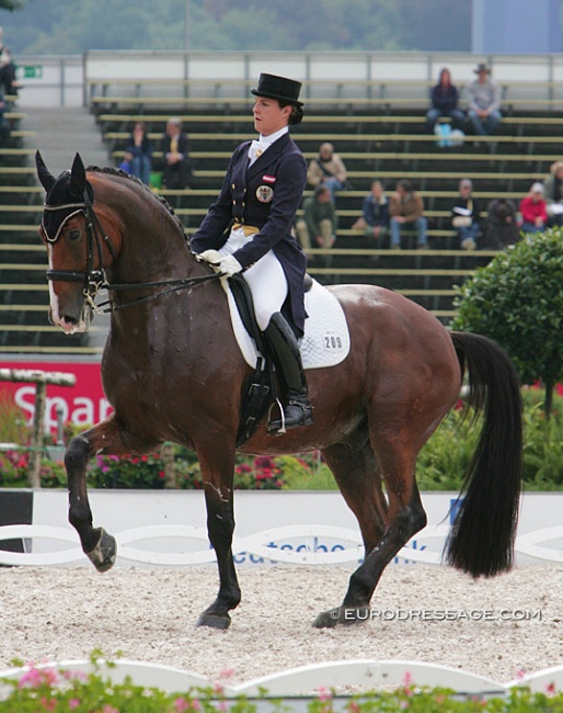 Nina Stadlinger and Egalité at the 2006 World Equestrian Games in Aachen :: Photo © Astrid Appels
