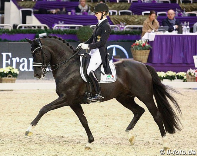 Isabel Freese and Total Hope win the 2019 Nurnberger Burgpokal Finals :: Photo © LL-foto