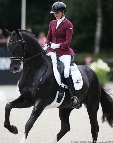 Emmelie Scholtens on Kevin Costner Texel in the 4-year old pilot project at the 2019 World Young Horse Championships in Ermelo :: Photo © Astrid Appels