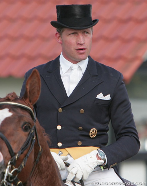 Hannes Baumgart competing in the national classes at the 2010 CDI Hagen Horses & Dreams :: Photo © Astrid Appels