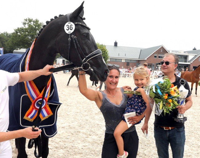 Judith Ribbels with her 2020 KWPN Mare Champion Magna Charta :: Photo © Jacob Melissen/KWPN.NL