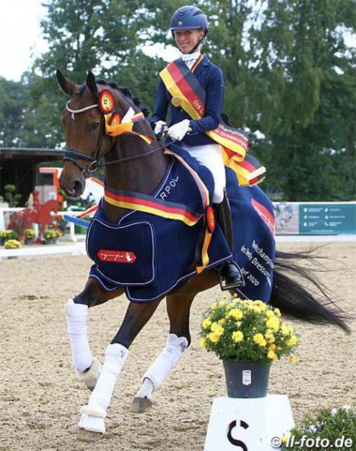 Greta Heemsoth and Sommernacht are the 2020 Bundeschampions in the 5-year old dressage horse finals :: Photo © LL-foto