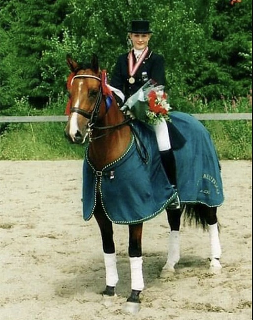 Emelie Brolin and Contact win the 2002 Nordic Baltic Championships in the junior division