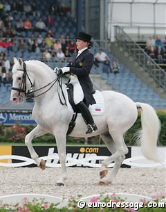 Photo Balagur WEG 2006 (ED archive) Despite having been significantly croup high, Alexandra Korelova’s Orlov trotter Balagur was able to collect that well he always stood out with his copybook piaffes in which he truly gave the impression of the ‚dancing horse‘ :: Photo © Astrid Appels