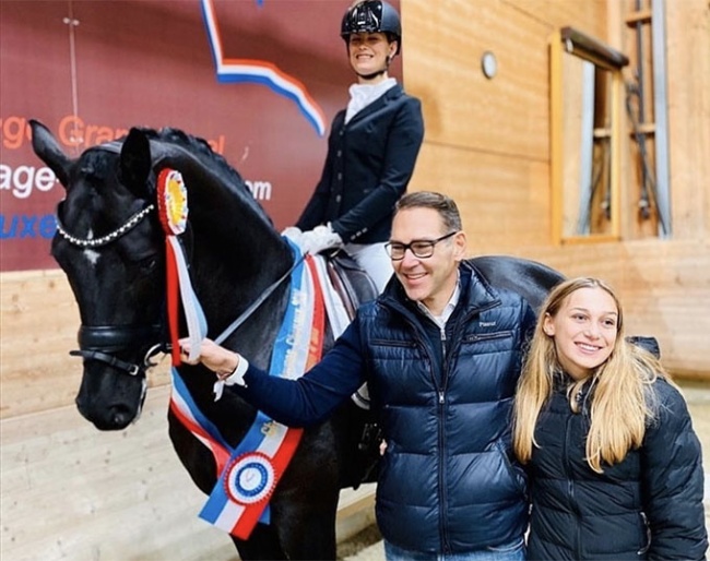 Helena Bicker and Hanks, the 4-year old champions, with the owners at the 2020 Luxembourg Young Horse Championships