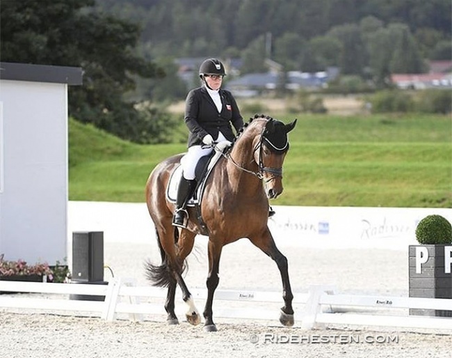 Camilla Christensen and Fürsten :: Photo © Ridehesten