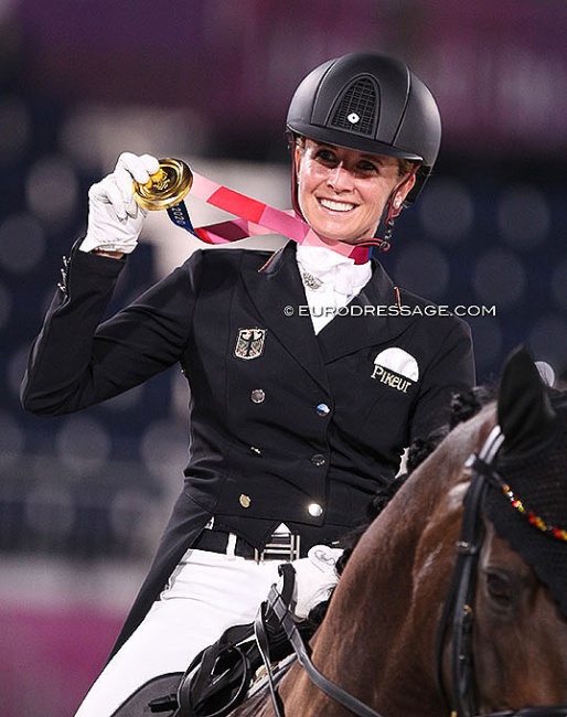 Jessica von Bredow-Werndl wins Olympic gold in Tokyo :: Photo © Astrid Appels