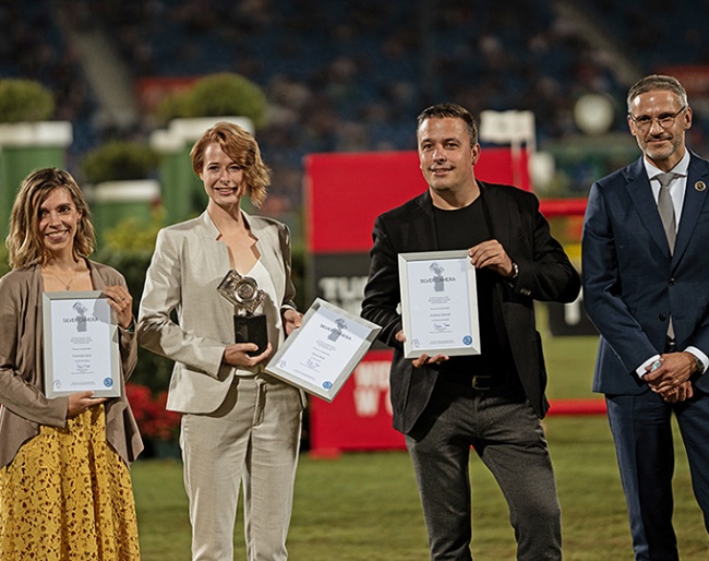 Franziska Sack, Diana Wahl, and Andreas Steindl with ALRV-rep Dr. Thomas Förl at the prize giving of the 2021 Silver Camera Award at the CHIO Aachen:: Photo © Michael Strauch