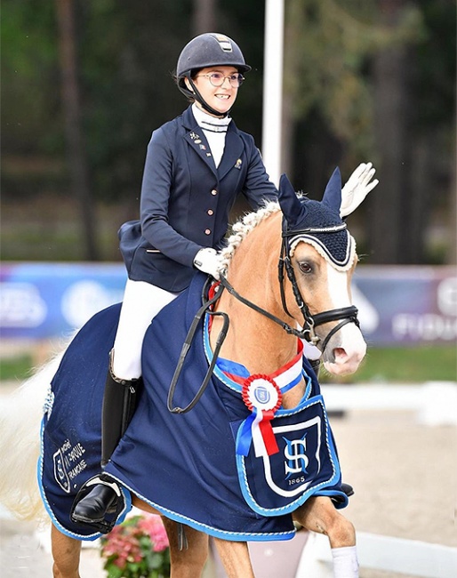 Eloïse Thomas and Honey Drop Petits Pres at the 2021 French Young Pony Championships in Fontainebleau :: Photo © Les Garennes