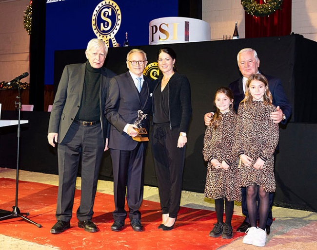 Jurgen Koschel with Paul Schockemöhle, Kristine Bröring-Sprehe, and UIllrich Kasselmann with his grandchildren :: Photo © Thomas Hellmann