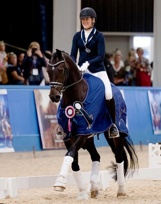 Emma Hayward and JMH Frankly are the 4-year old champions at the 2022 Australian Young Horse Championships in Werribee :: Photo © Click Capture