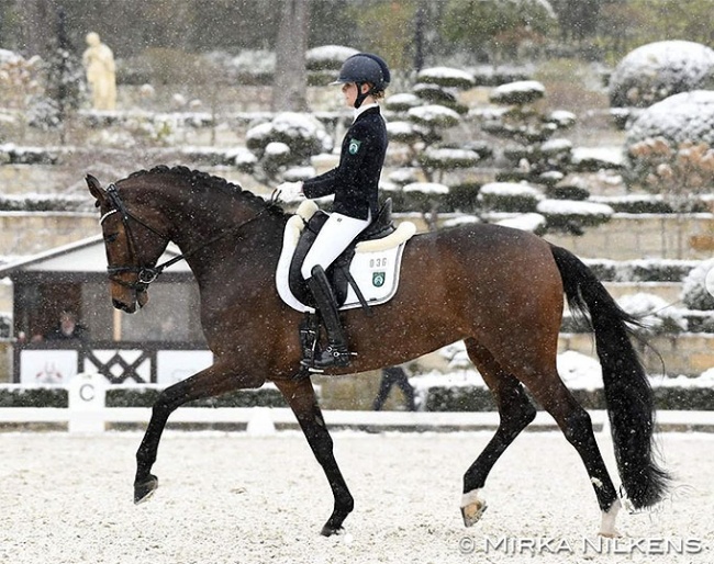 Alessa Marie Maass and Floricella riding in the snow at the 2022 Preis der Besten qualifier in Kronberg :: Photo © Mirka Nilkens