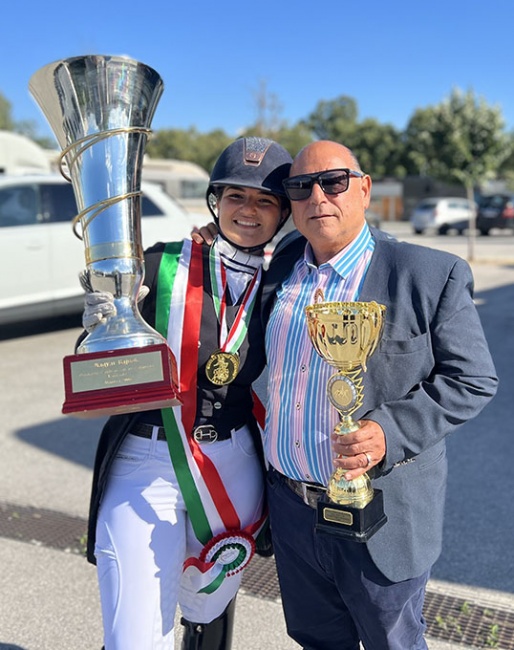 Jazmin Yom Tov is the double 2022 Hungarian Grand Prix Champion in the Under 25 and senior ranks. Flanked by her proud father, Arie Yom Tov