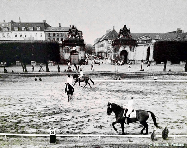 The Christiansborg castle and its surroundings were a picturesque background for the 1974 World championships in Copenhagen. Here Christine Stückelberger warmed up Granat :: Photos © Elisabeth Weiland