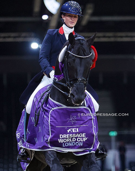 Lottie Fry and Glamourdale win the Kur to Music at the 2022 CDI-W London :: Photo © Astrid Appels