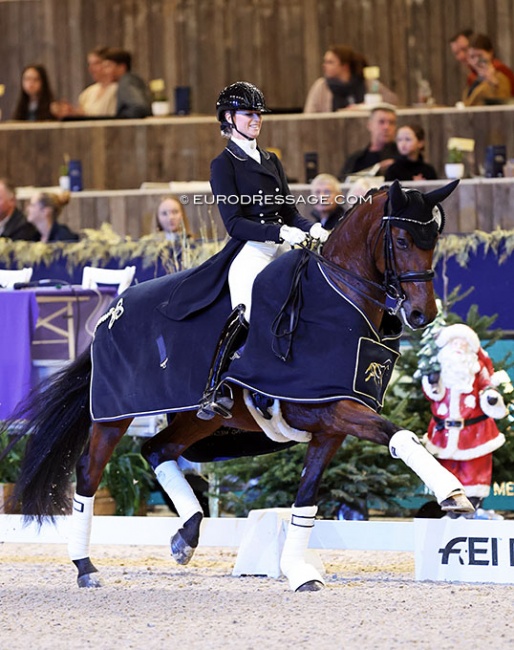 Dinja van Liere on Vita di Lusso at the 2022 CDI-W Mechelen :: Photo © Astrid Appels