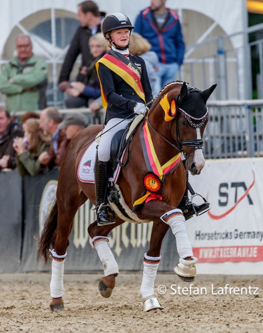 Sophie Duen and Cosmo Royale at the 2019 Bundeschampionate :: Photo © Stefan Lafrentz