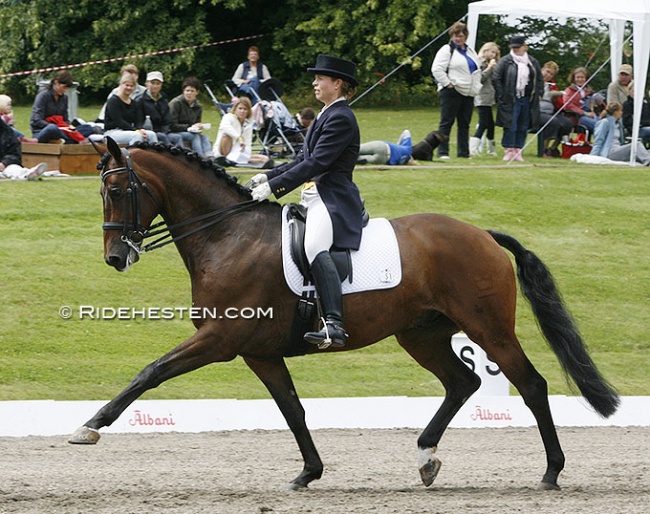 Camilla Lunderskov and Cardeur at the 2007 Danish Dressage Championships in Broholm :: Photo © Ridehesten
