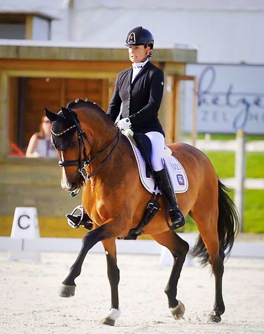 Isabell Nowak and Stanford competing in 2022 :: Photo © private