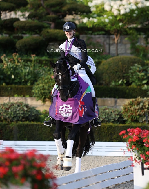 Allegra Schmitz-Morkramer and Libertad at the 2023 European Junior Riders Championships :: Photo © Astrid Appels
