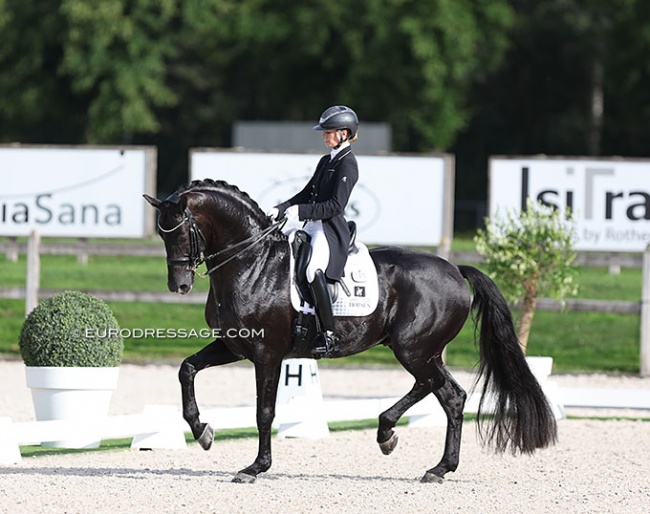 Charlotte Fry and Glamourdale give glamour to my day at the 2023 CDI Kronenberg :: Photo © Astrid Appels