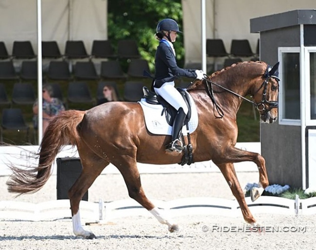 Line Thorning Jørgensen on Blue Hors Zackzimo :: Photo © Ridehesten