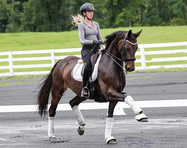Lindsey Holleger and MW Ave Maria OLD :: Photo © Sue Stickle