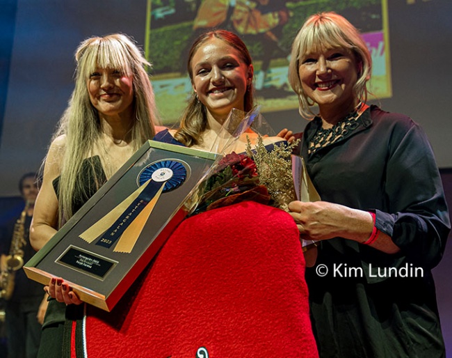 Ronja Kardos (center) is th recipient of the Comet of the Year Award at the 2023 Swedish Riders Gala :: Photo © Kim Lundin