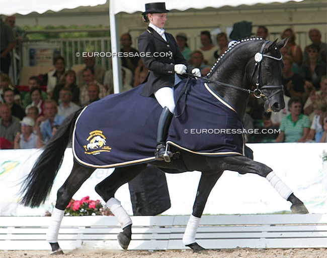 Jana Freund and Dramatic win the 2008 World Championships for young dressage horses :: Photo © Astrid Appels