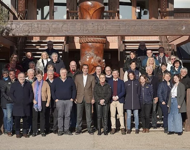 Stewards participating in the February refresher course at Lamotte-Beuvron :: Photo © FFE/LB