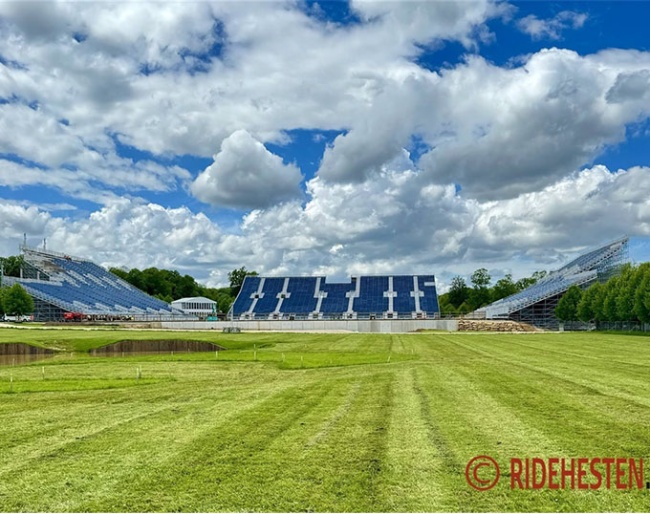 The Olympic stadium being built in the gardens of the Palace of Versailles :: Photo © Ridehesten