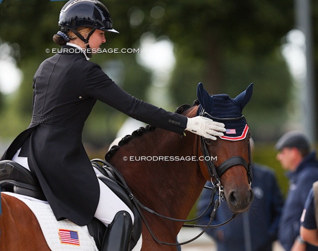 Kat Fuqua pats Dreamgirl at the 2024 CDIO Aachen :: Photo © Astrid Appels