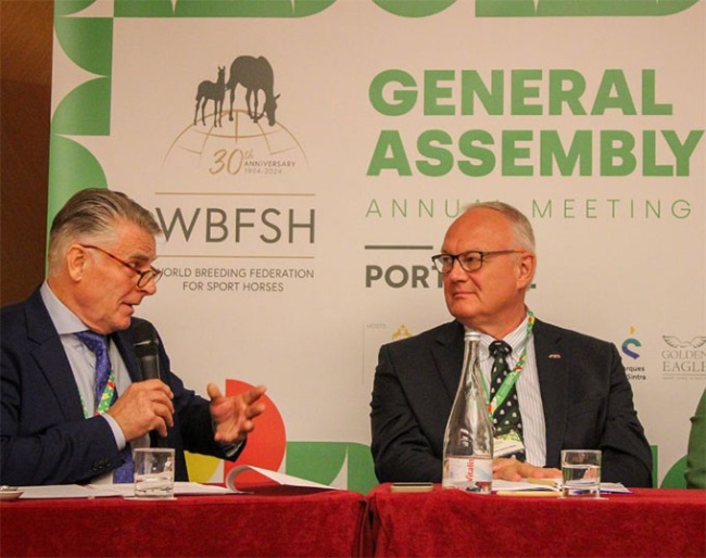 "Welfare and traceability through better data" WBFSH President Jan Pedersen in discussion Göran Åkerström from the FEI :: Photo © WBFSH