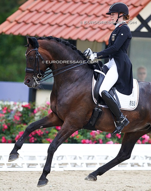 Lisa Breimann and Aida Luna at the 2018 CDIO-YR Hagen :: Photo © Astrid Appels