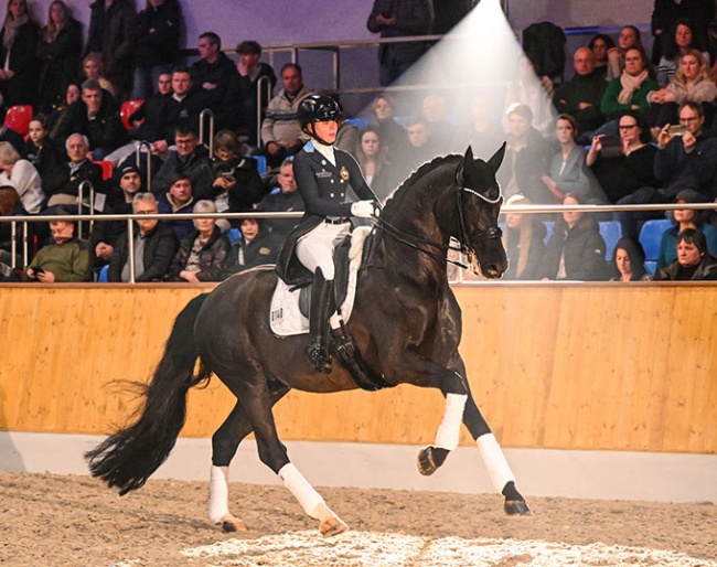 Therese Nilshagen presented Dante Weltino in a 'retirement from sport' ceremony at the same time as the Danone I x Welt Hit II sire was proclaimed elite :: Photo © Beelitz