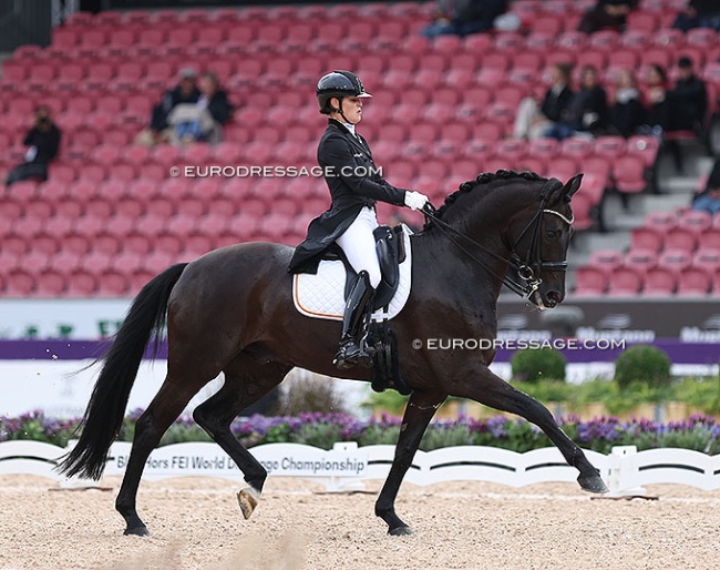 Lore Vandeborne and Ikke-Pia van de Bergerhoeve at the 2022 World Championships in Herning :: Photos © Astrid Appels