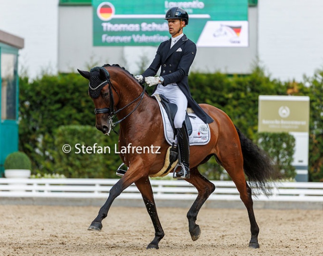 Thomas Schulze and Forever Valentine at the 2022 Bundeschampionate :: Photo © Stefan Lafrentz